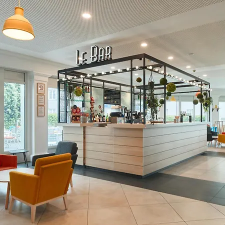 Hotel Pres De Disneyland Paris 2*