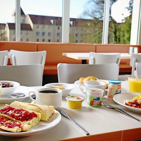 מלון Pres De Disneyland Paris