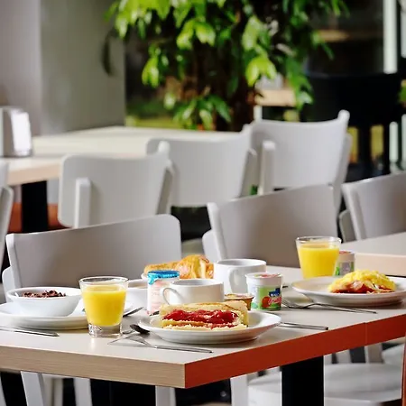 Pres De Disneyland Paris מלון