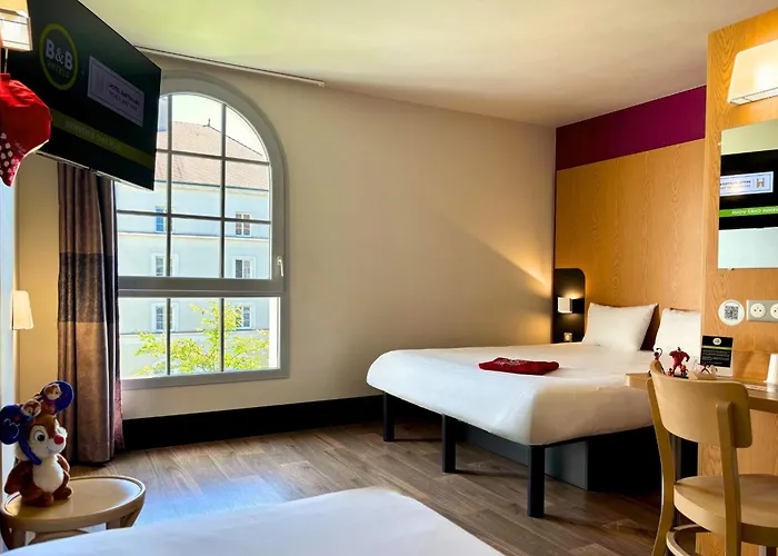 Hotel Pres De Disneyland Paris 2*