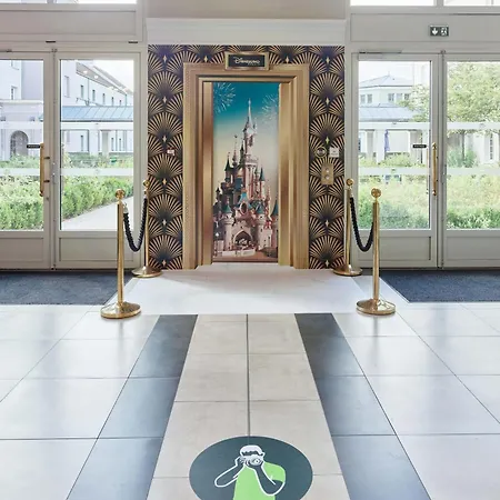 فندق Pres De Disneyland Paris 2*